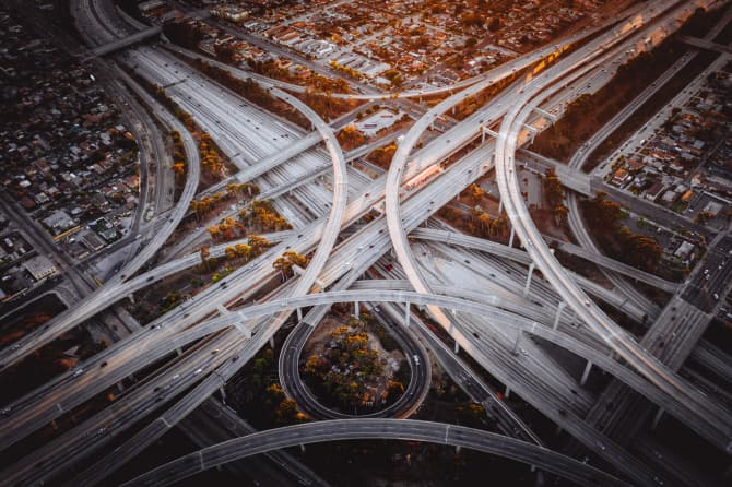 Foto de Denys Nevozhai no Unsplash
